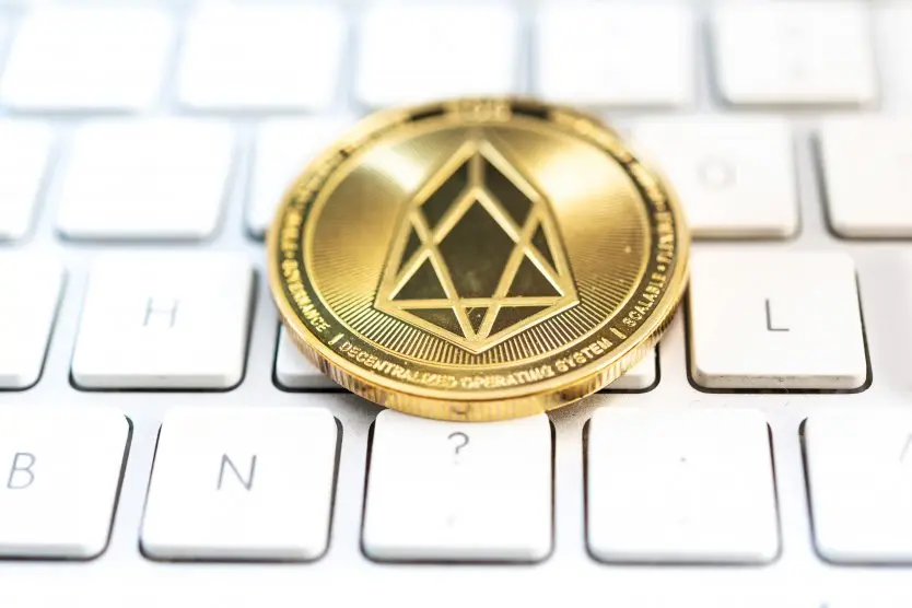 Čo je to kryptosystém EOS? Prehľad podnikateľského operačného systému