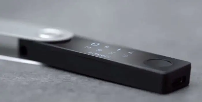 Ledger Nano S - bezpečná hardvérová bitcoinová peňaženka