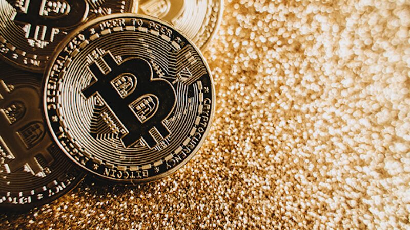 Peter Brandt predpovedá, že Bitcoin by mohol byť novým zlatým štandardom